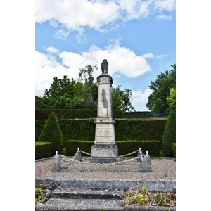 le Monument Aux Morts 