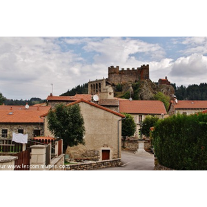 Le Village son Eglise et son Château