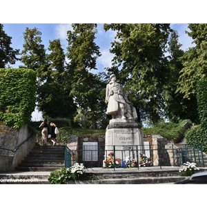 le monument aux morts