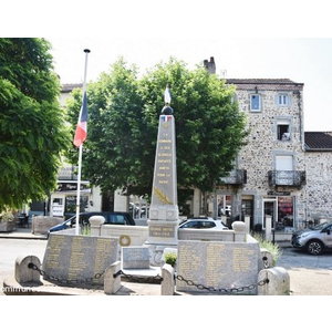 le monuemnt aux morts 