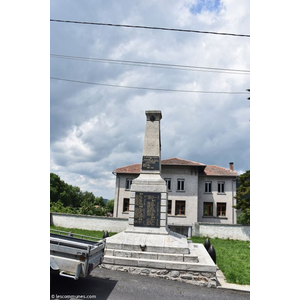 le monument aux morts