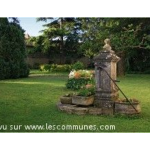 Ancienne pompe jardin de la Mairie