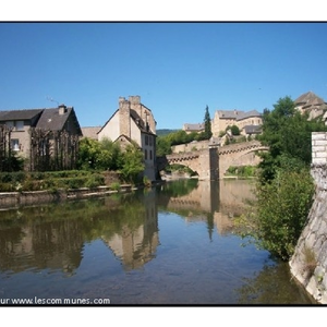 Le pont Notre-Dame est le plus ancien pont encore visible de la ville de Mende (Lozère, France). Il est d ailleurs l un des symboles de la ville avec la Basilique-cathédrale Notre-Dame-et-Saint-Privat.

Datant du xiie siècle, ce pont n a jamais été empo