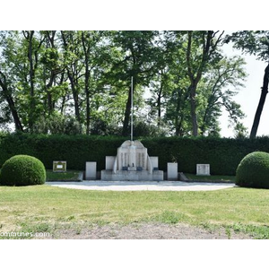 le monument aux morts