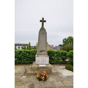 le monument aux morts