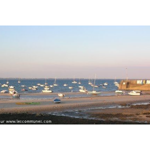 Les bateaux du port d Orange "bronzant" au Soleil couchant.