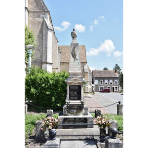 le Monument Aux Morts 