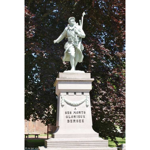 Le Monument-aux-Morts