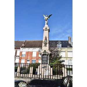 le Monument Aux Morts