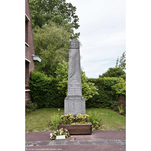 le Monument Aux Morts 