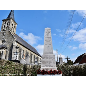 église St Martin et le Monument-aux-Morts