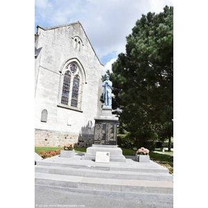 le Monument Aux  Morts 