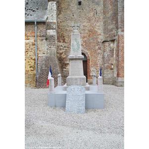 le monument aux  morts