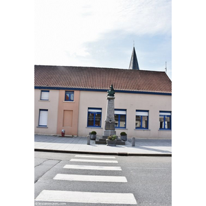 le monument aux morts