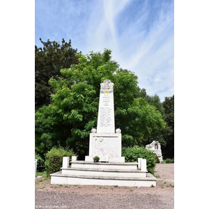 le monument aux morts