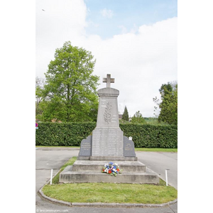 le monument aux morts