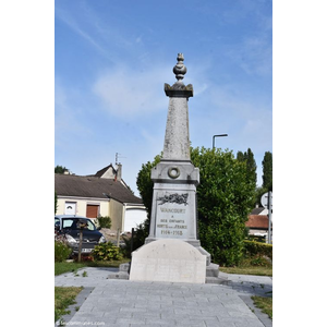 le monument aux morts