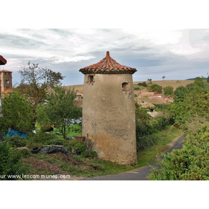 Le Village ( Pigeonnier )