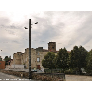 église St Julien et ses Fortifications