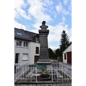 le Monument Aux Morts 