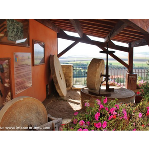 Matériel d un ancien moulin a huile