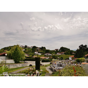 Le Village et le Cimetière