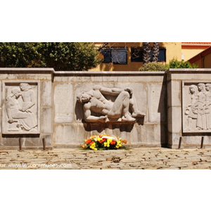 La Commune ( Monument-aux-Morts )