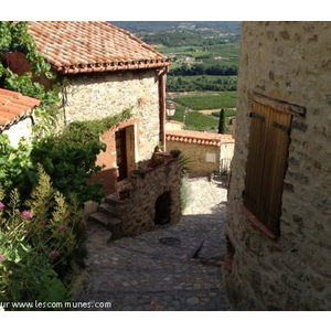 Photos de l un des beaux Villages de France : EUS (66500)