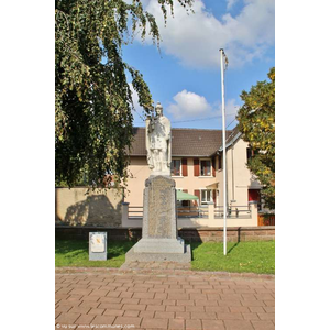 le monument aux morts