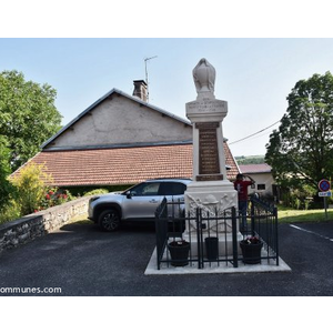 le monument aux morts