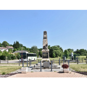 le monument aux morts