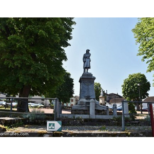 le monument aux morts