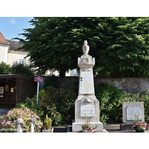 le monument aux morts