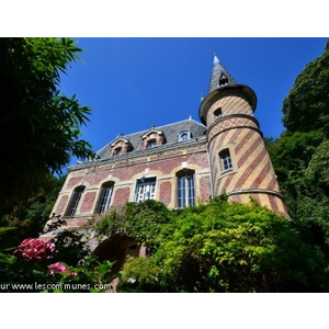 Le château d Aygues d Etretat est inscrit au titre des monuments historiques depuis le 11 août 1997 pour la toiture et les façades.