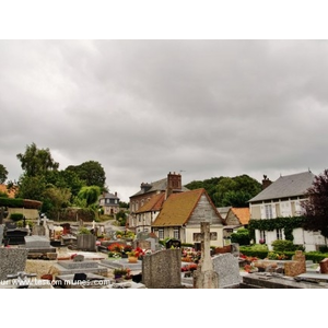 Le Village et le Cimetière