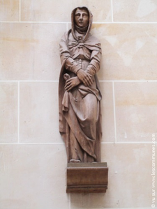 L'église statue bois 17è, une Sainte