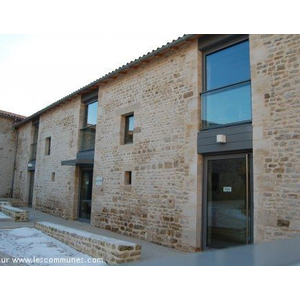 L ancien Prieuré , aujourd hui le siège de la communauté de communes Val de Sèvre