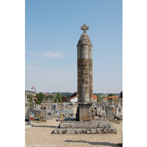 La croix Hosaniére située dans le cimetière 