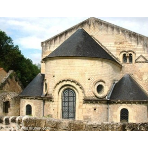 L église Saint Généroux pré - romane du 10 eme...