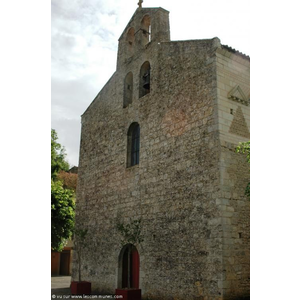 La façade de l   église St Généroux 