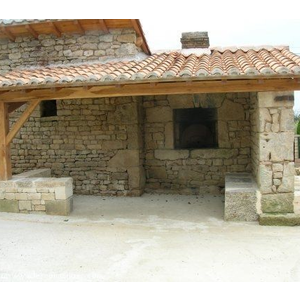 Village de Charchenay le four a pain, fonctionne une fois par mois 