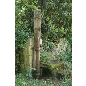 Pompe du lavoir de Chaumet