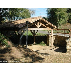 Les sources de la Sèvre  et son lavoir 