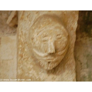 Modillon de l église romane  XI éme