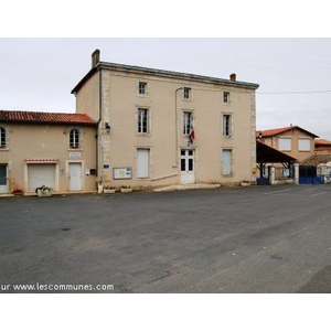 La Mairie de SOUVIGNE