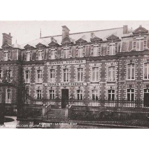 Le Château Rouge à l époque où se faisait l Ecole Ménagère.
Carte Postale.