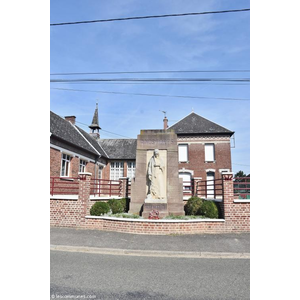 le monument aux morts