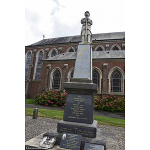 le monument aux morts