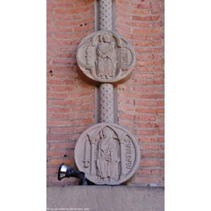 église St Privat ( Détail du Portail )