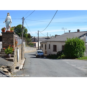 Pourencas Le Village